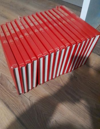 Lot de livres tout l'univers