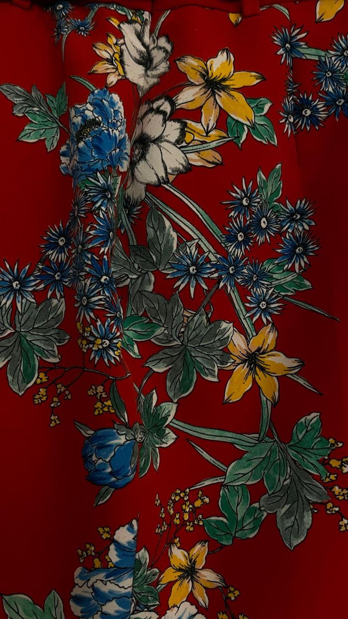 Pantalon rouge à fleurs Zara taille XS - photo numéro 4