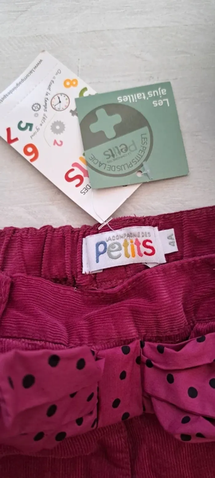 Neuf etiquette - Short velours La Compagnie des Petits - taille 4 ans - cassis - automne hiver - photo numéro 3