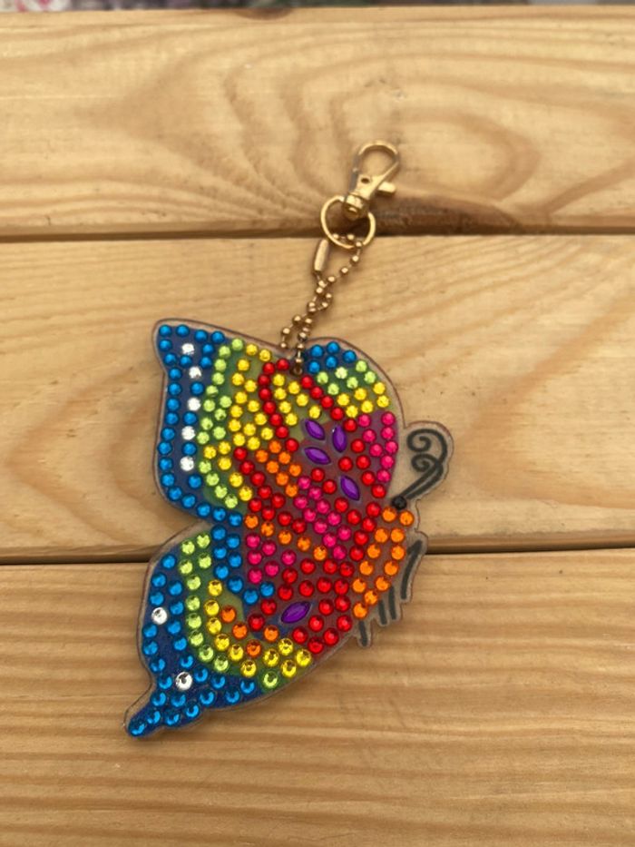 Porte clé recto/verso papillon 🦋 en Diamond painting - photo numéro 3