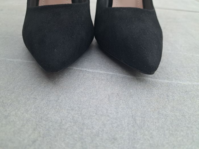 Escarpins noir talon haut en daim Nio Nio 👠 - photo numéro 2