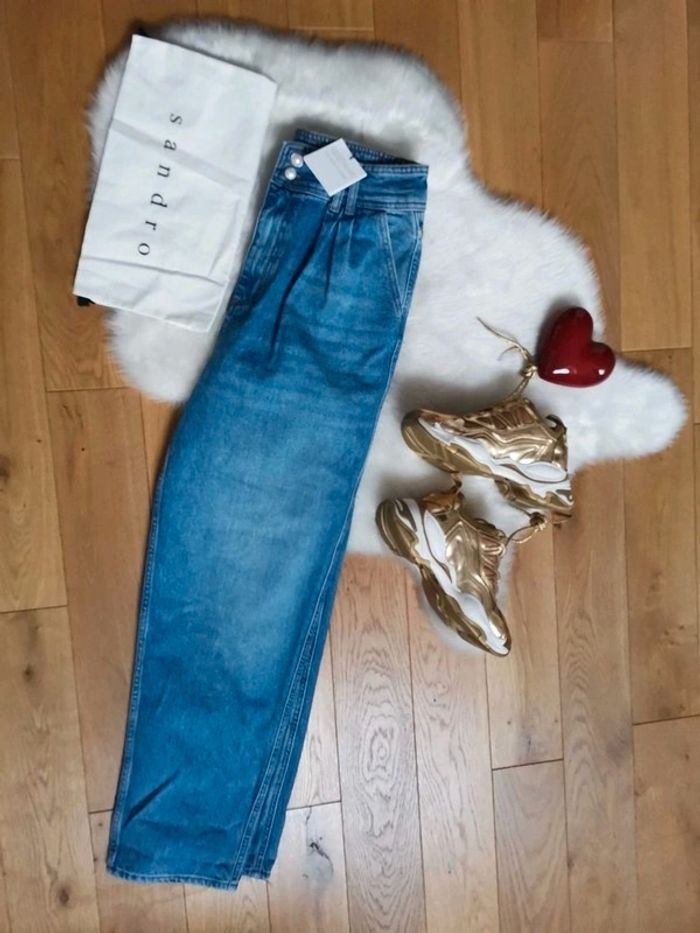 Magnifique jeans Sandro Taille haute avec boutons perles | neuf avec étiquette 175€ - photo numéro 2