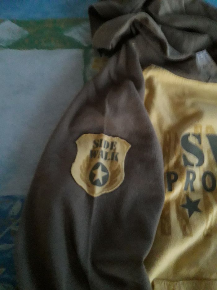 T-shirt à capuche 8 ans - photo numéro 8