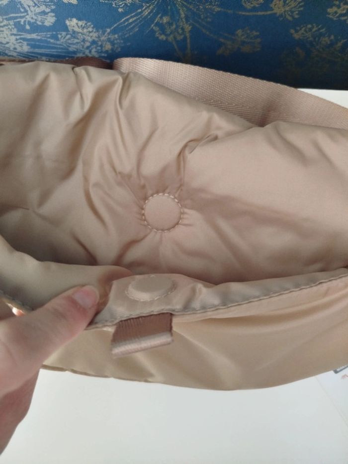 Sac Banane Childhome Banana bag matelassé beige brodé Neuf - photo numéro 9