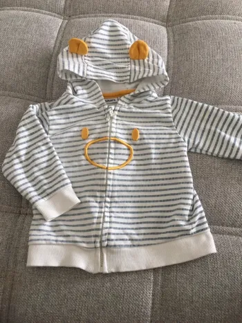 Gilet a capuche 6 mois noukies
