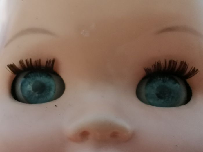 Authentique Poupon Baigneur ancien, Vintage, numéroté, de l'année 1977, aux yeux bleus dormeurs, de fabrication italienne. En très très bon état. - photo numéro 4