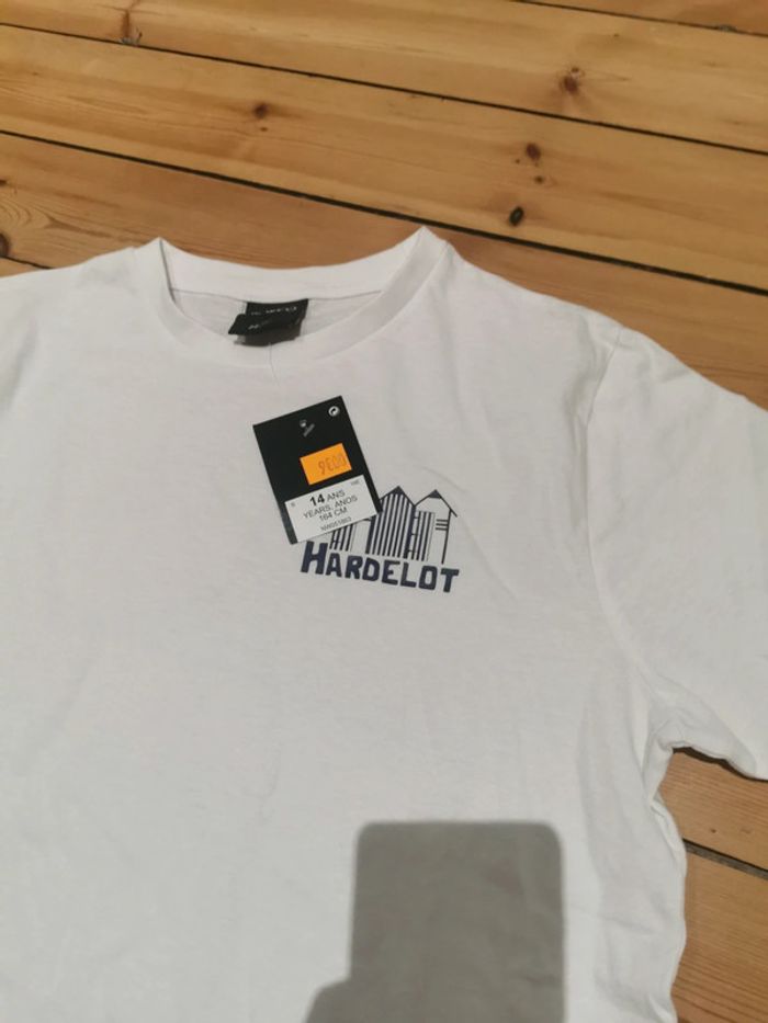 Tee shirt neuf - photo numéro 2