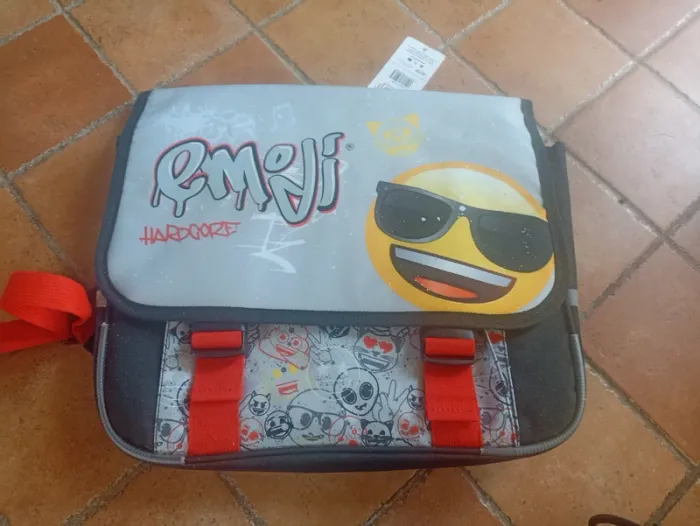 Cartable smiley emoji