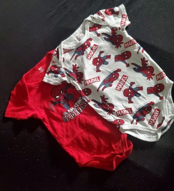 Lot de 2 body Spiderman 18 mois