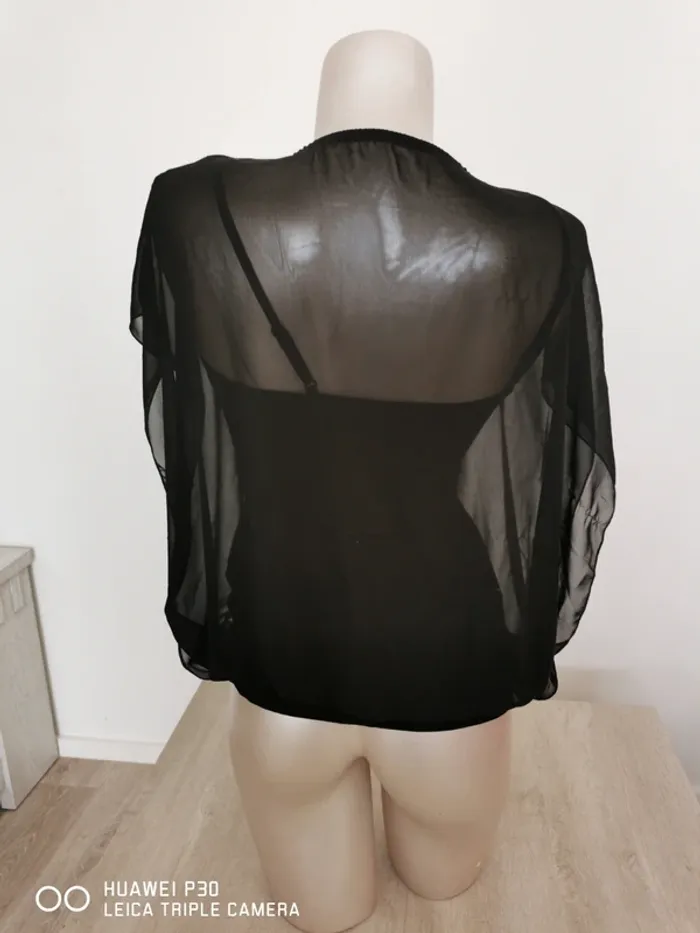 Haut noir à voile transparent - photo numéro 2