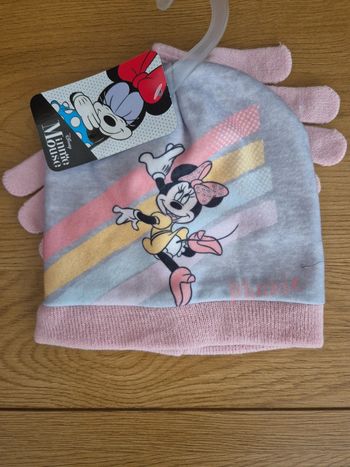Ensemble bonnet gants minnie disney 6.8 ans neuf