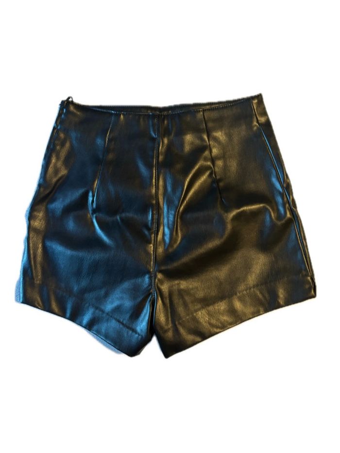 Short en similicuir - photo numéro 3