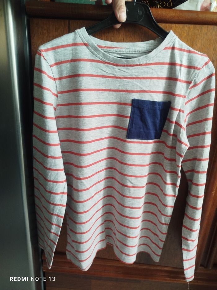 #kytoe10ansgarcon. Tee-shirt manches longues taille 10 ans