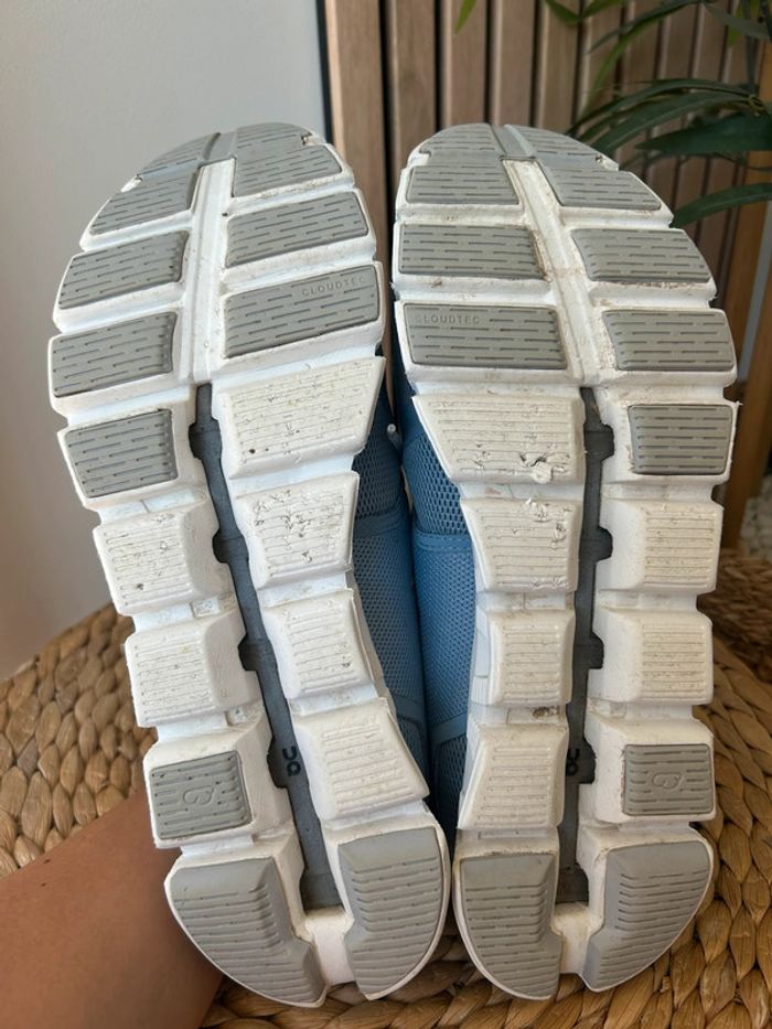 Baskets On Running homme taille 44,5 - photo numéro 7