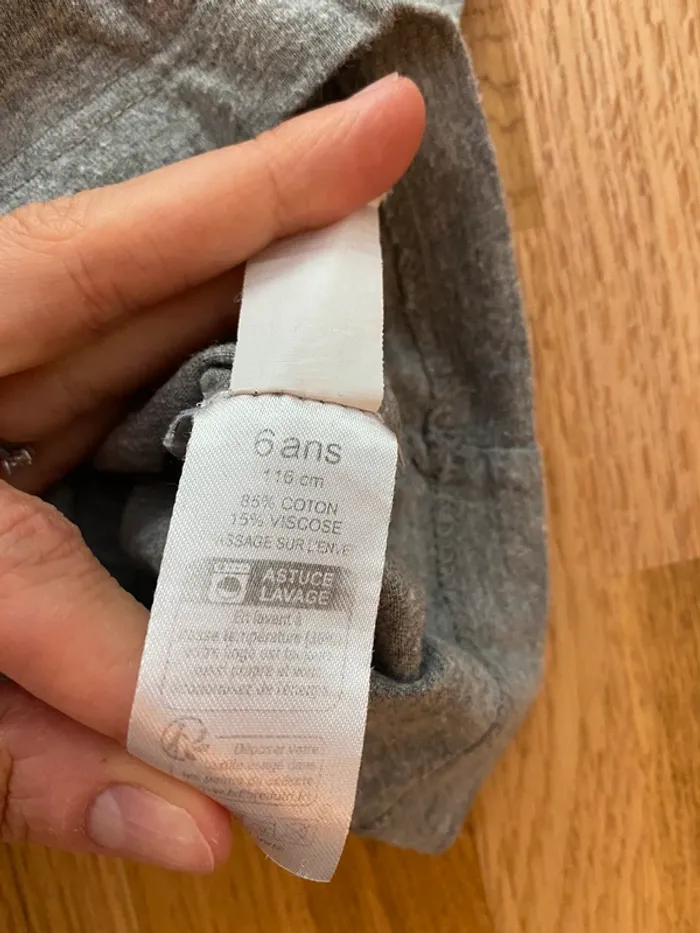 Tshirt gris - photo numéro 2