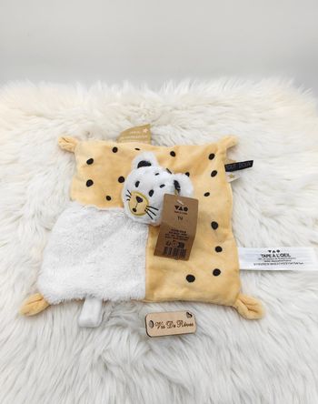 Doudou plat carré Léopard Tigre Chat Tao jaune blanc noir