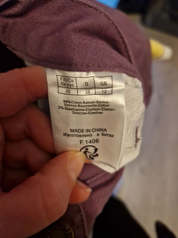 Pantacourt femme violet été Taille 40 TBE blanche porte - photo numéro 3