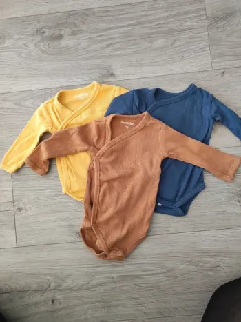 Lot body taille 56