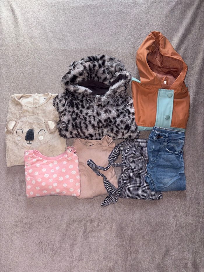 Lot de 7 vêtements fille taille 24 mois