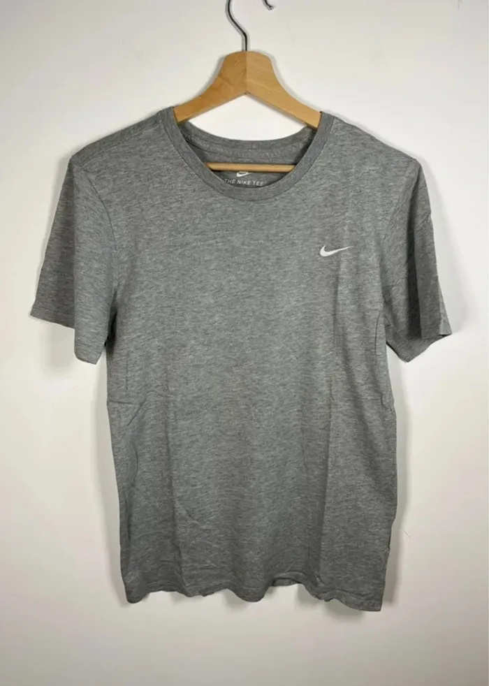 T-shirt de sport gris Nike