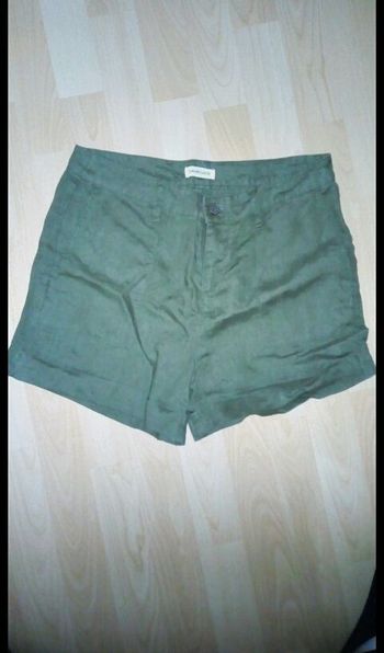 Short kaki
