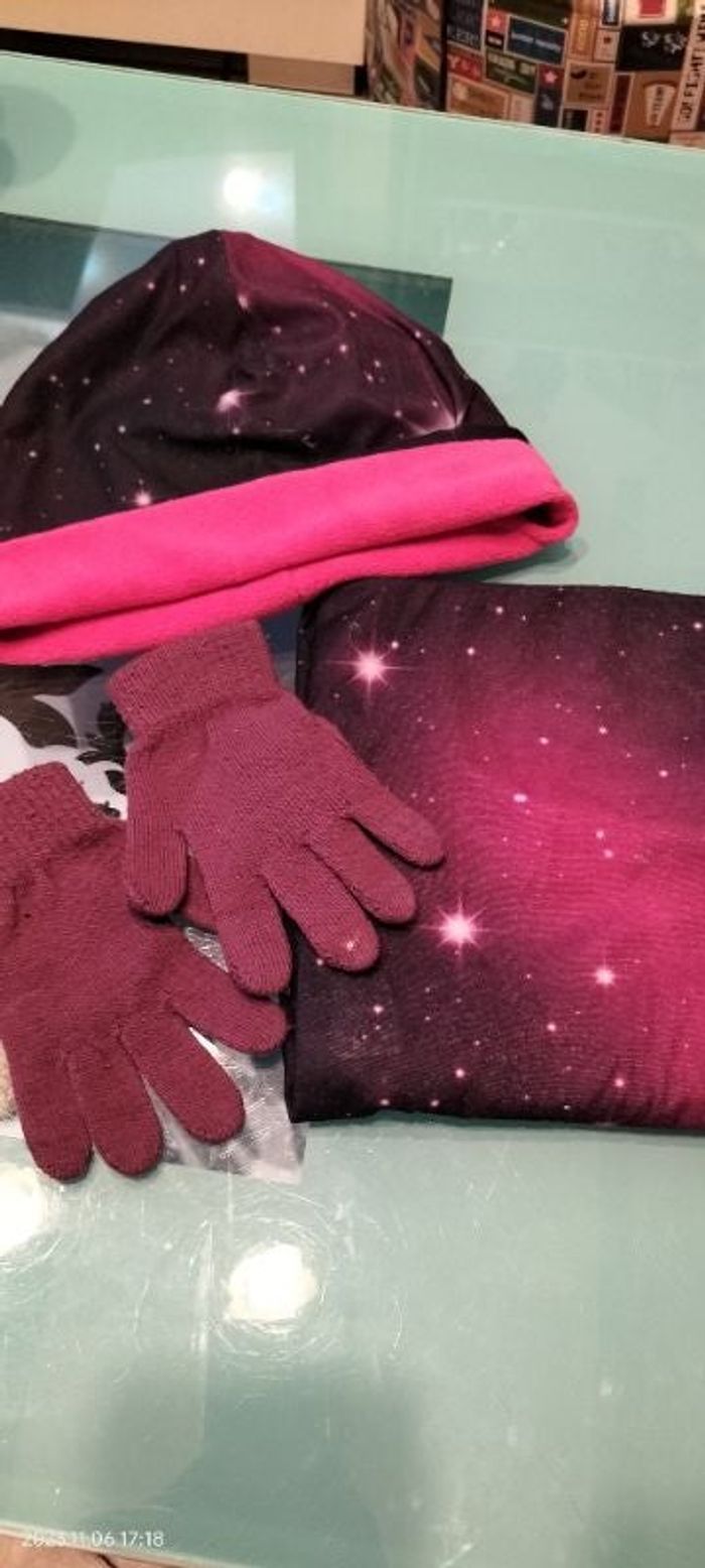 Lot tour de cou bonnet gants