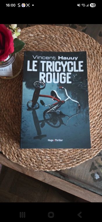 Le tricycle rouge. Thriller