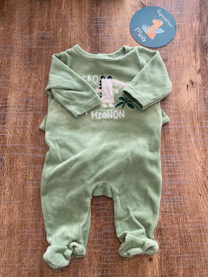 Pyjama manches longues en velours taille 1 mois Gemo