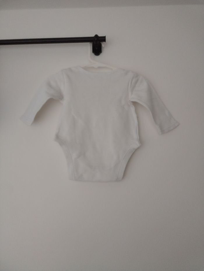 Body bébé 3 à 6 mois - photo numéro 3