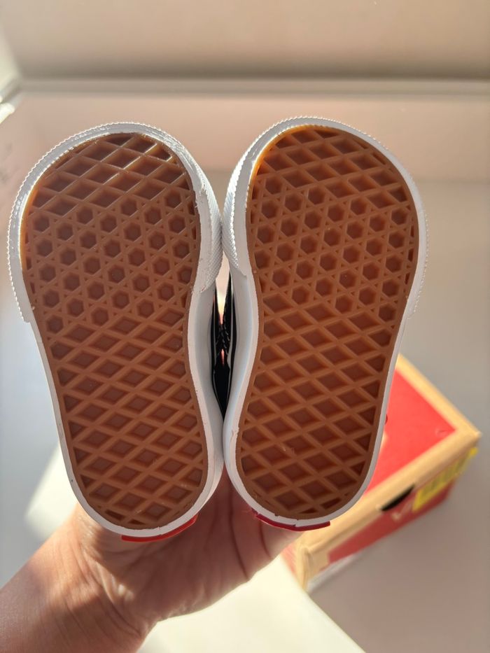 Vans neuves pointure 17 - photo numéro 2