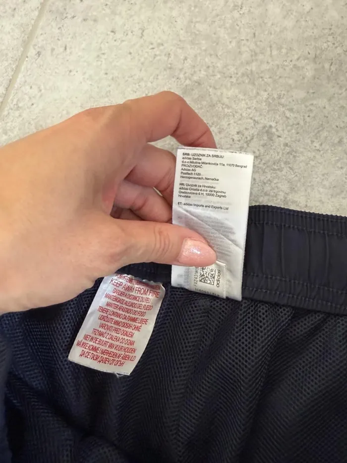 Short maillot Adidas garçon marine taille 13-14 ans comme neuf - photo numéro 6