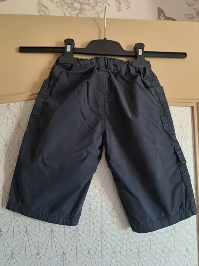 Short bleu terre de marins 5 ans tbe - photo numéro 3