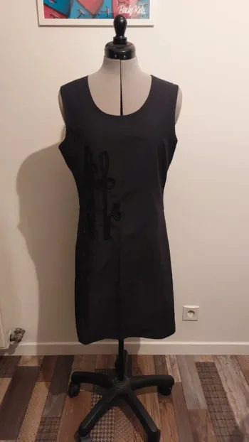 Robe noire kanabeach