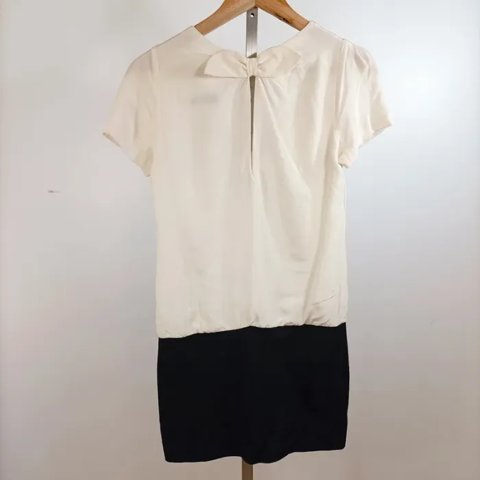 Robe bicolore Sandro en soie haut crème et bas noir taille 2 coupe chic fluide A1284 - photo numéro 5