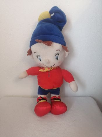 poupée peluche oui-oui