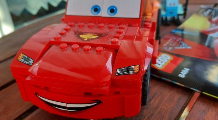 Lego 8484 Flash McQueen - photo numéro 2