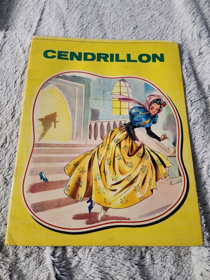 Livre ancien enfant Cendrillon éditions René Touret collection patinette