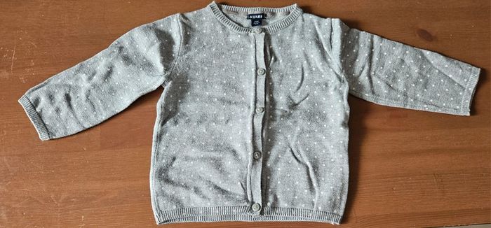 Lot gilets 12 mois - photo numéro 6