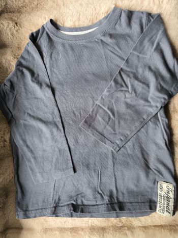 T-shirt manches longues garçon 6 ans Tape à l’œil très bon état