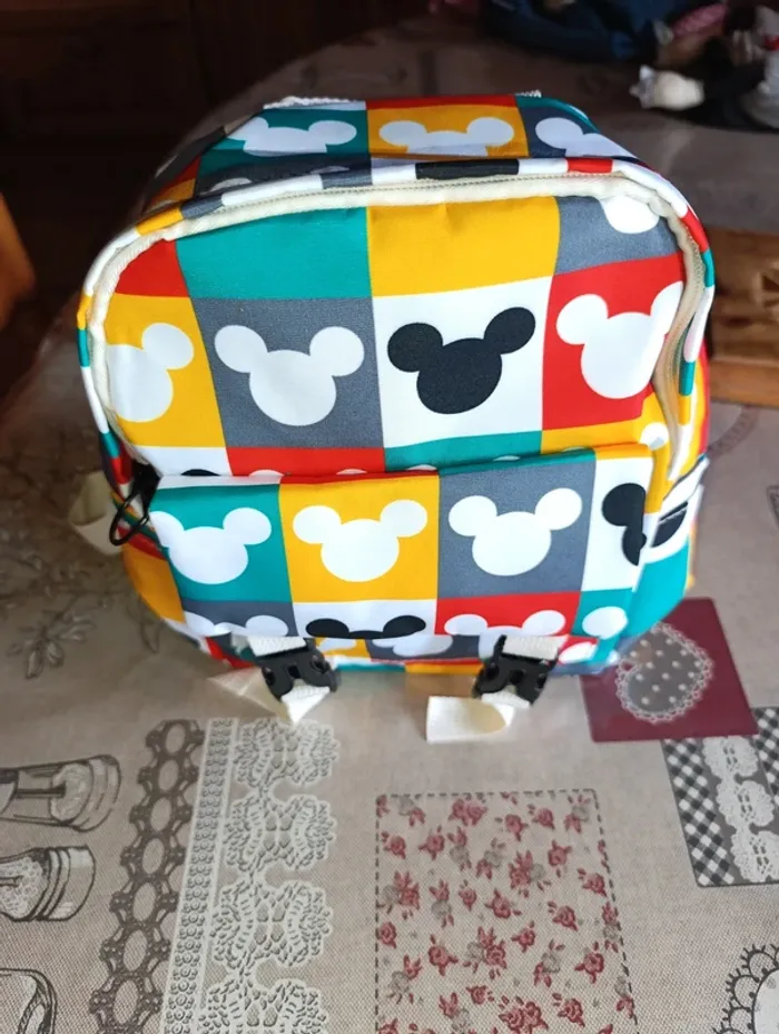 Cartable ou sac à dos Mickey Disney neuf avec étiquette - photo numéro 2