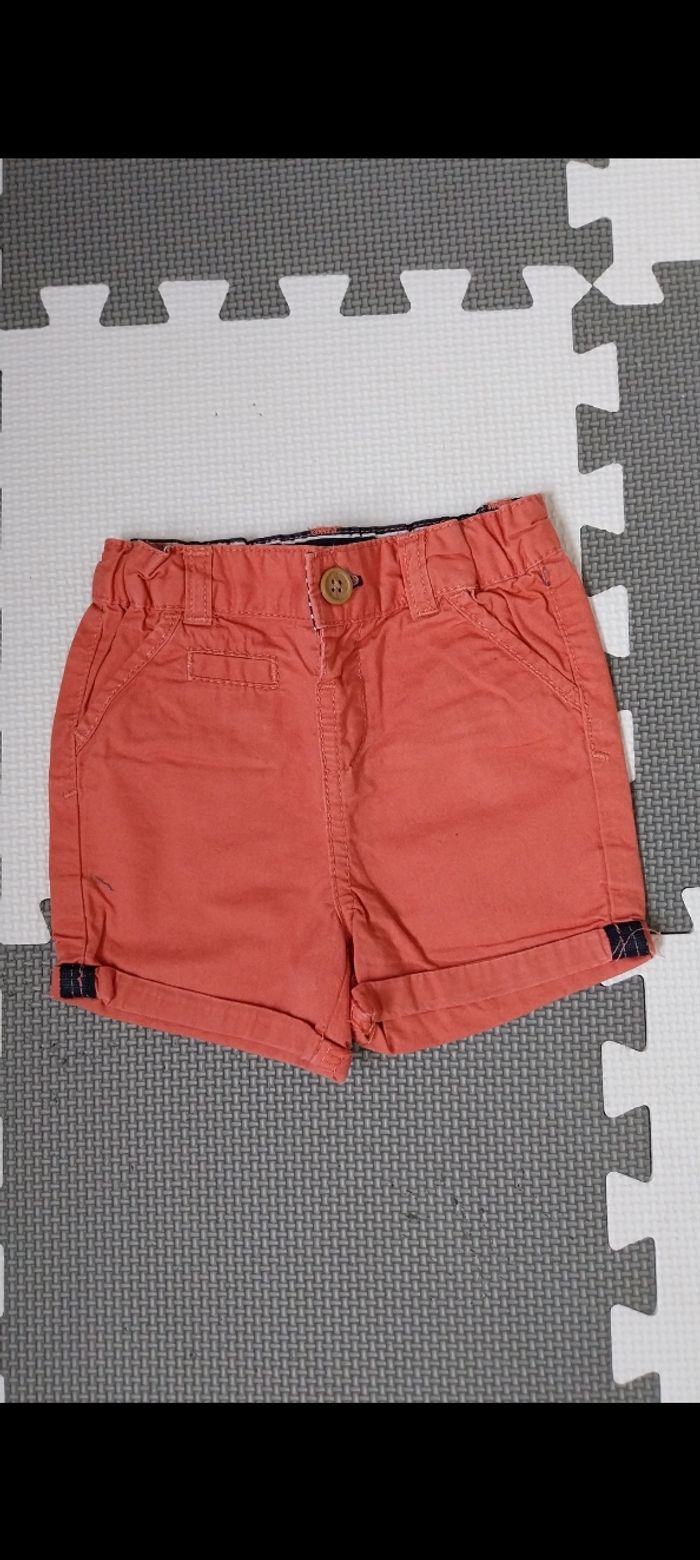 Short chino taille 9 mois