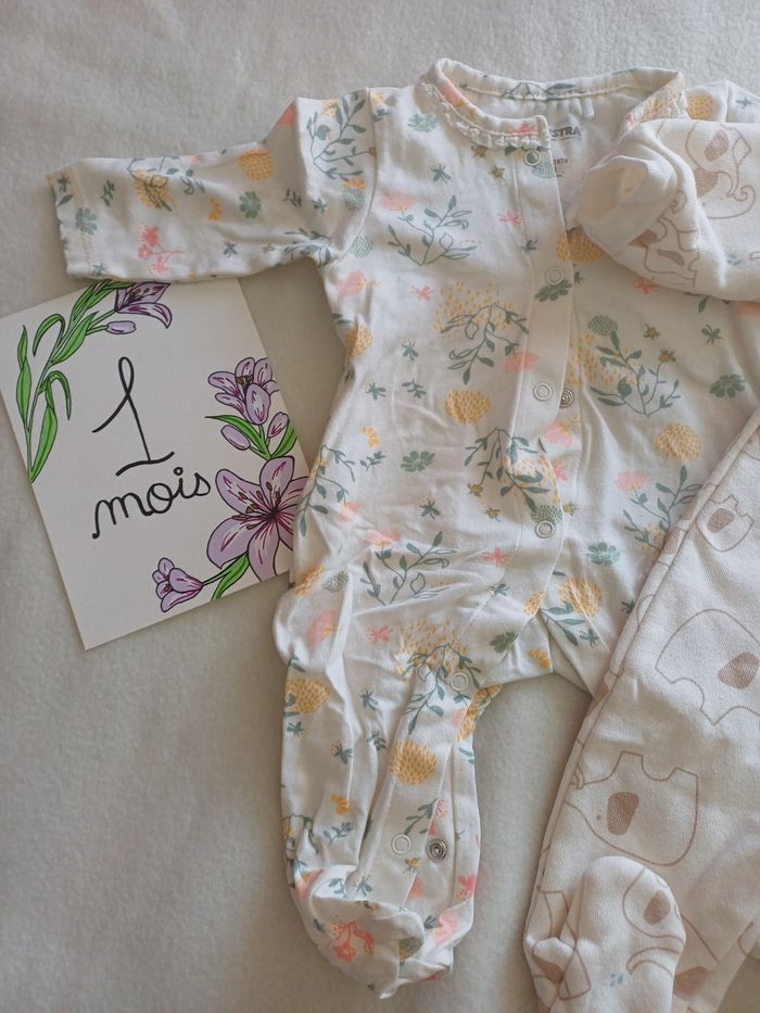Lot pyjamas 1 mois - photo numéro 2