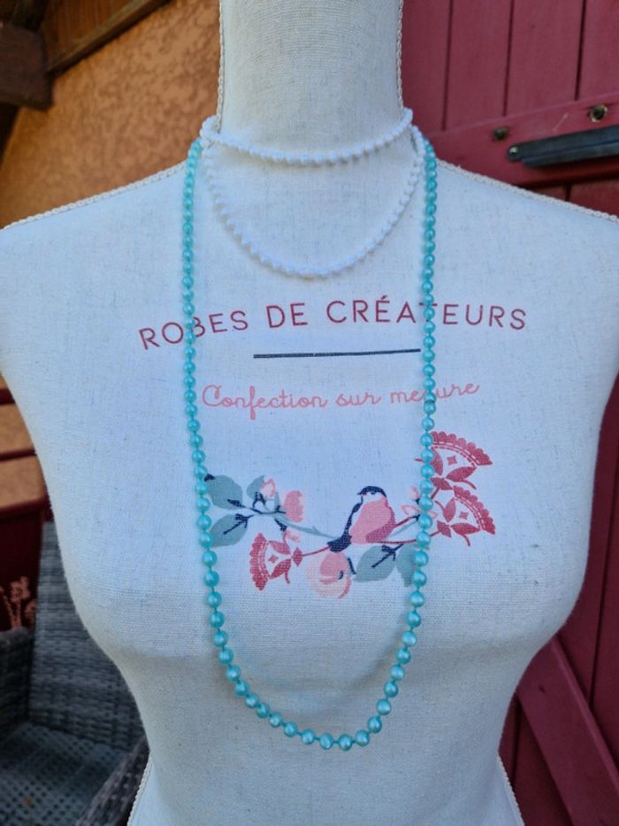 Lot de 2 colliers bleu clair et blanc