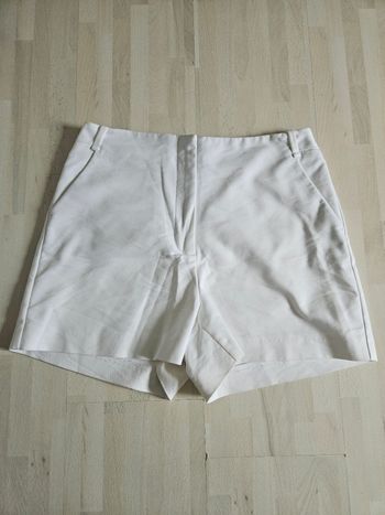 Short zara femme blanc taille M très bon état