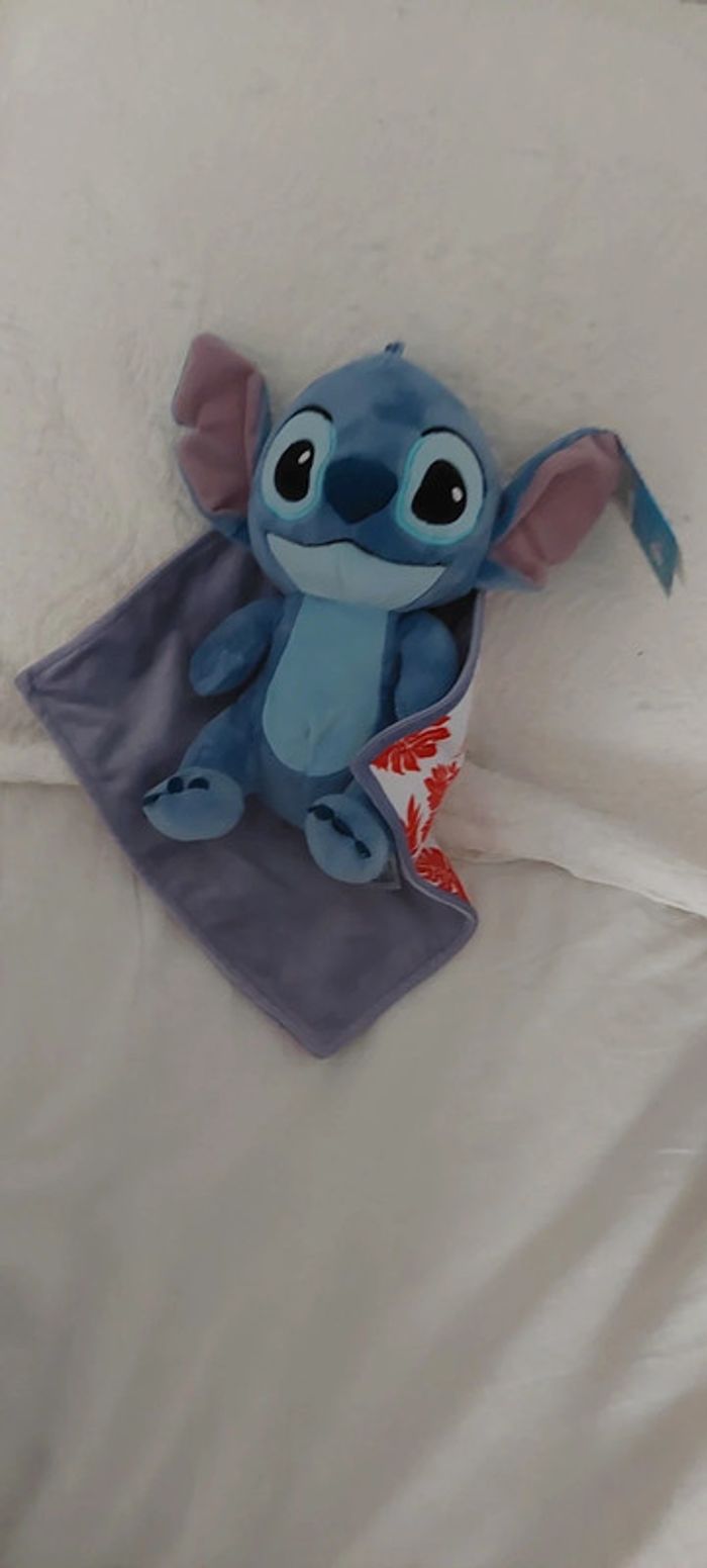 Peluche Stitch bleu avec couverture 25 cm - photo numéro 3