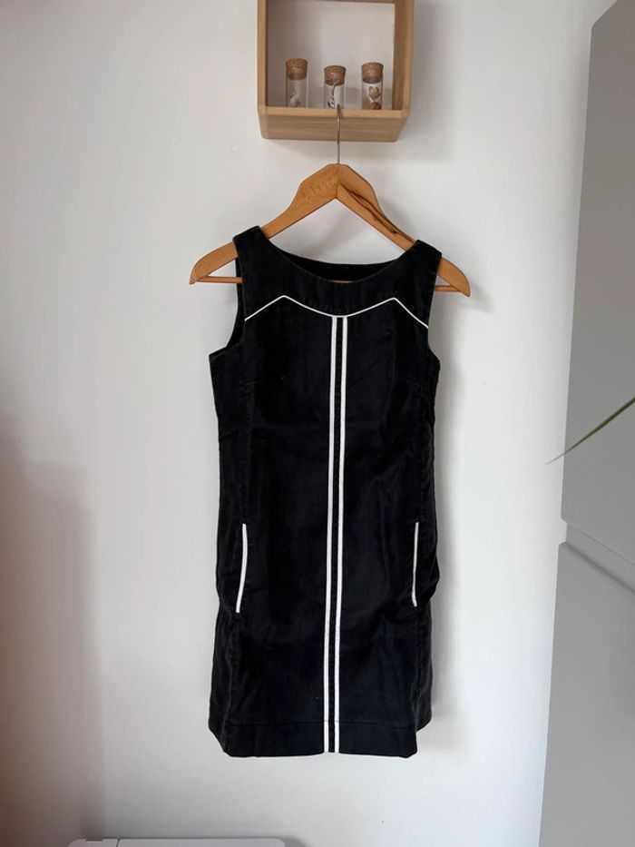 Robe noire en lin