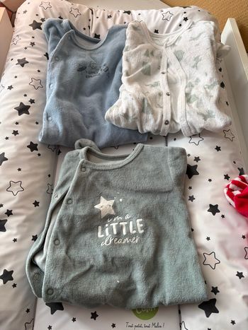Lots de trois pyjamas bébé garçon 6 mois