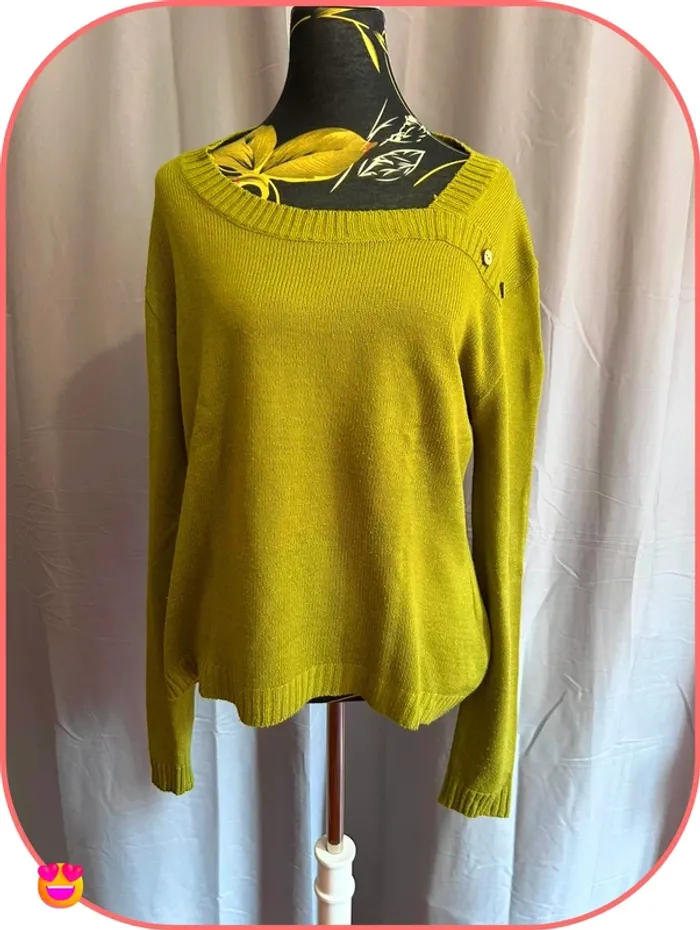 Pull en maille vert olive Mayflower, encolure bateau et boutons - Taille L (T4)
