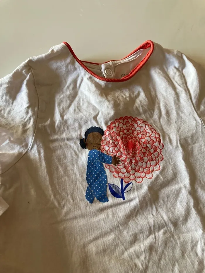2 T-shirts manches courtes Obaïdi, 23 mois. - photo numéro 3