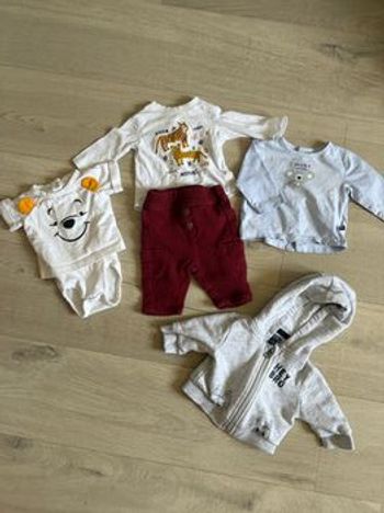 Lot de vêtements taille 1 mois